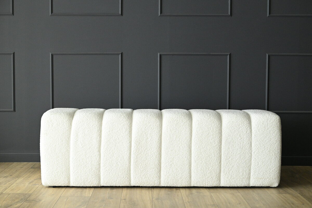 Bouclé bench as prop at Studio BoenkOp