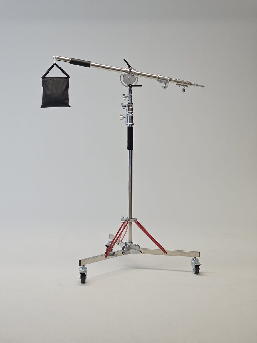 Boom arm with counterweight